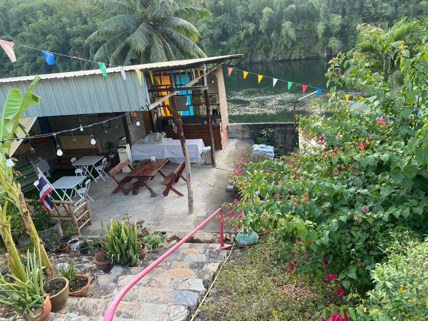 แพจิตรธาดาธารน้ำ Hotel Tha Kradan Kültér fotó