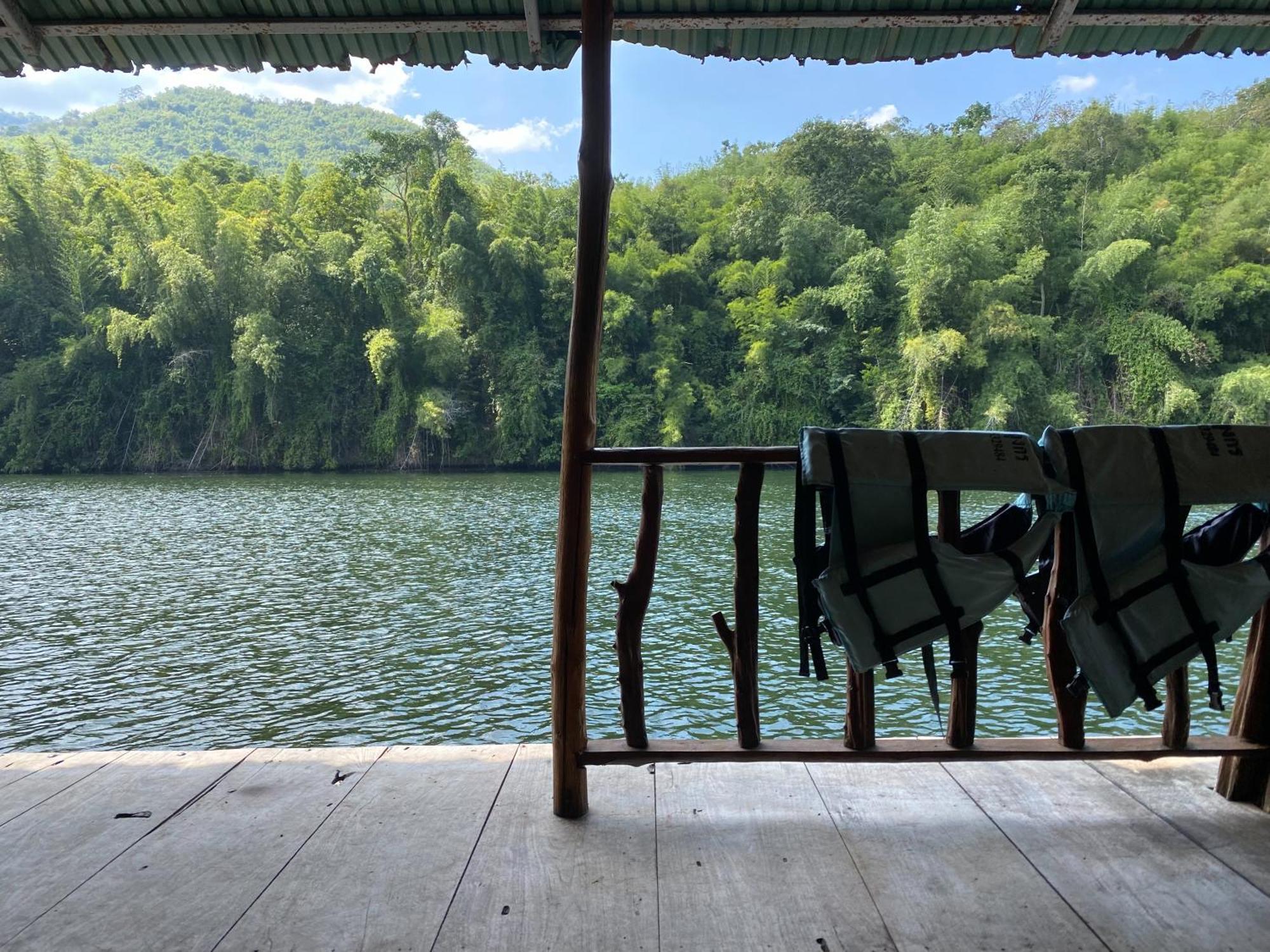 แพจิตรธาดาธารน้ำ Hotel Tha Kradan Kültér fotó